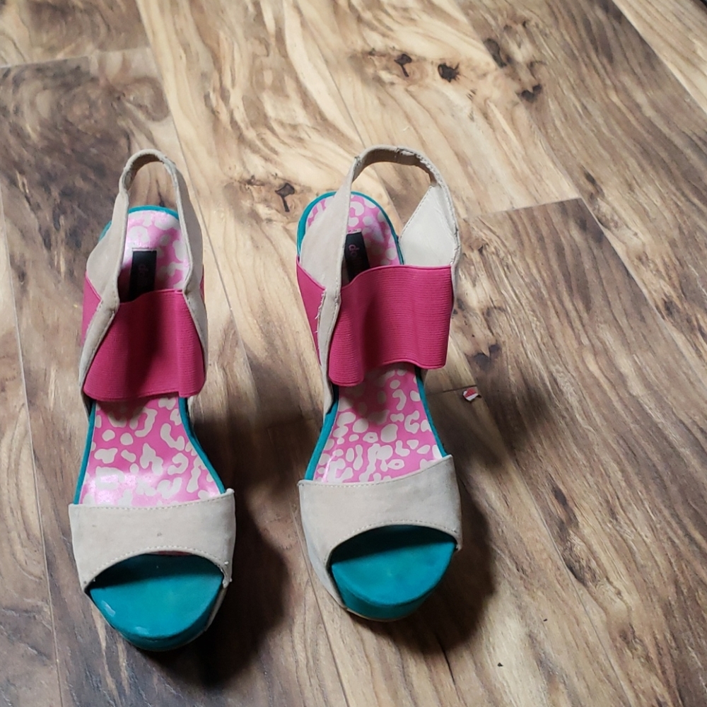 Dollhouse Platforms